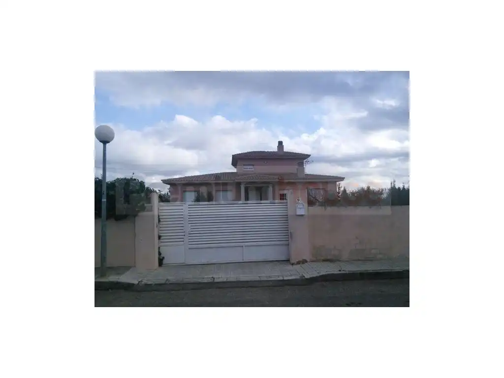 Casa con jardín en venta en Camino del Pont de Goi, imagen 3