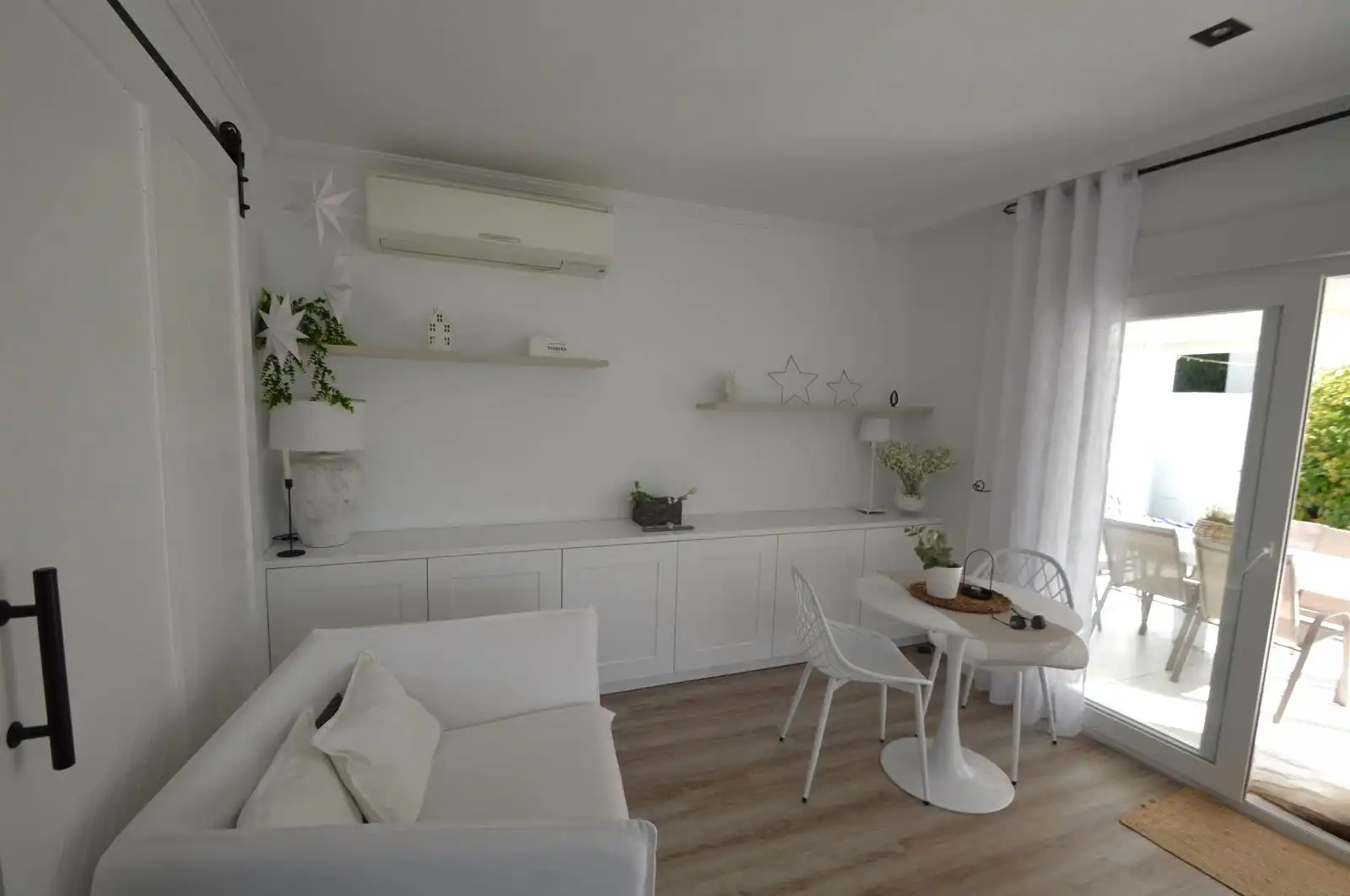 Sala d'estar de Casa o xalet en venda en Vinaròs amb Aire condicionat, Calefacció i Jardí privat