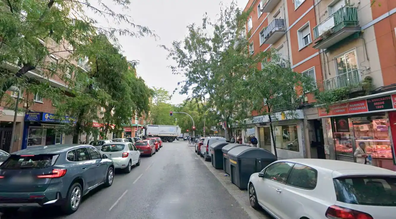 Außenansicht von Geschaftsraum zum Verkauf in Madrid mit Klimaanlage und Alarm