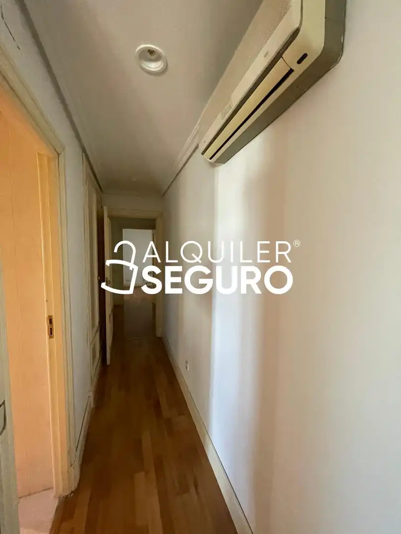 Flat for rent in Madrid  with Air Conditioner, Heating and Terrace