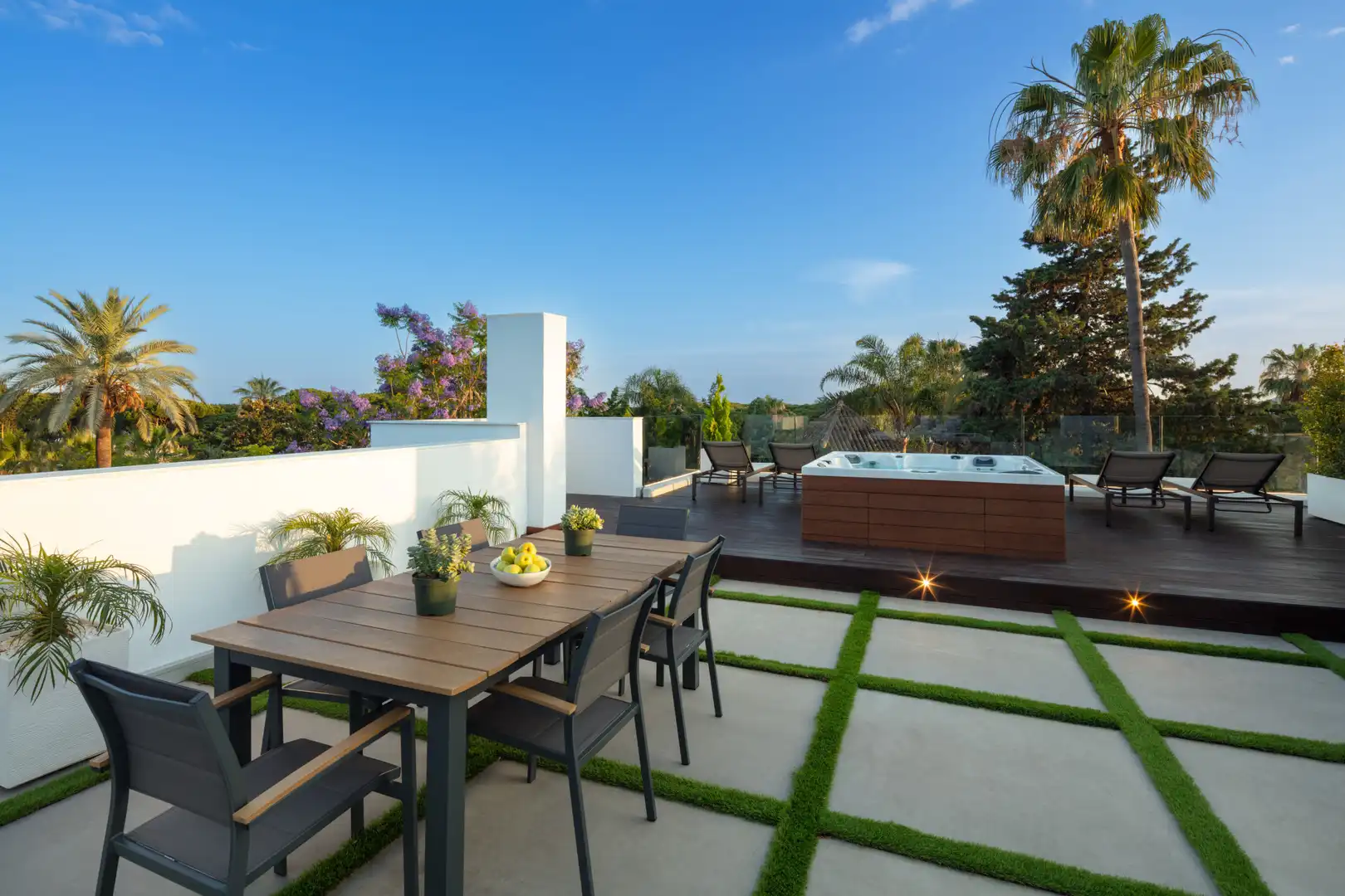 Terrassa de Casa o xalet en venda en Marbella amb Aire condicionat, Jardí privat i Terrassa