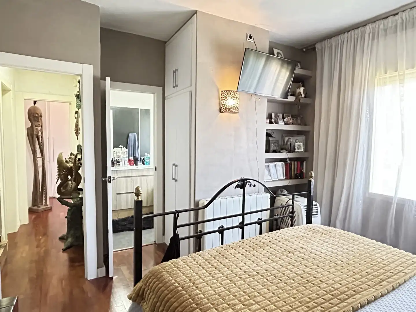 Schlafzimmer von Haus oder Chalet zum Verkauf in Cervelló mit Klimaanlage, Privatgarten und Schwimmbad