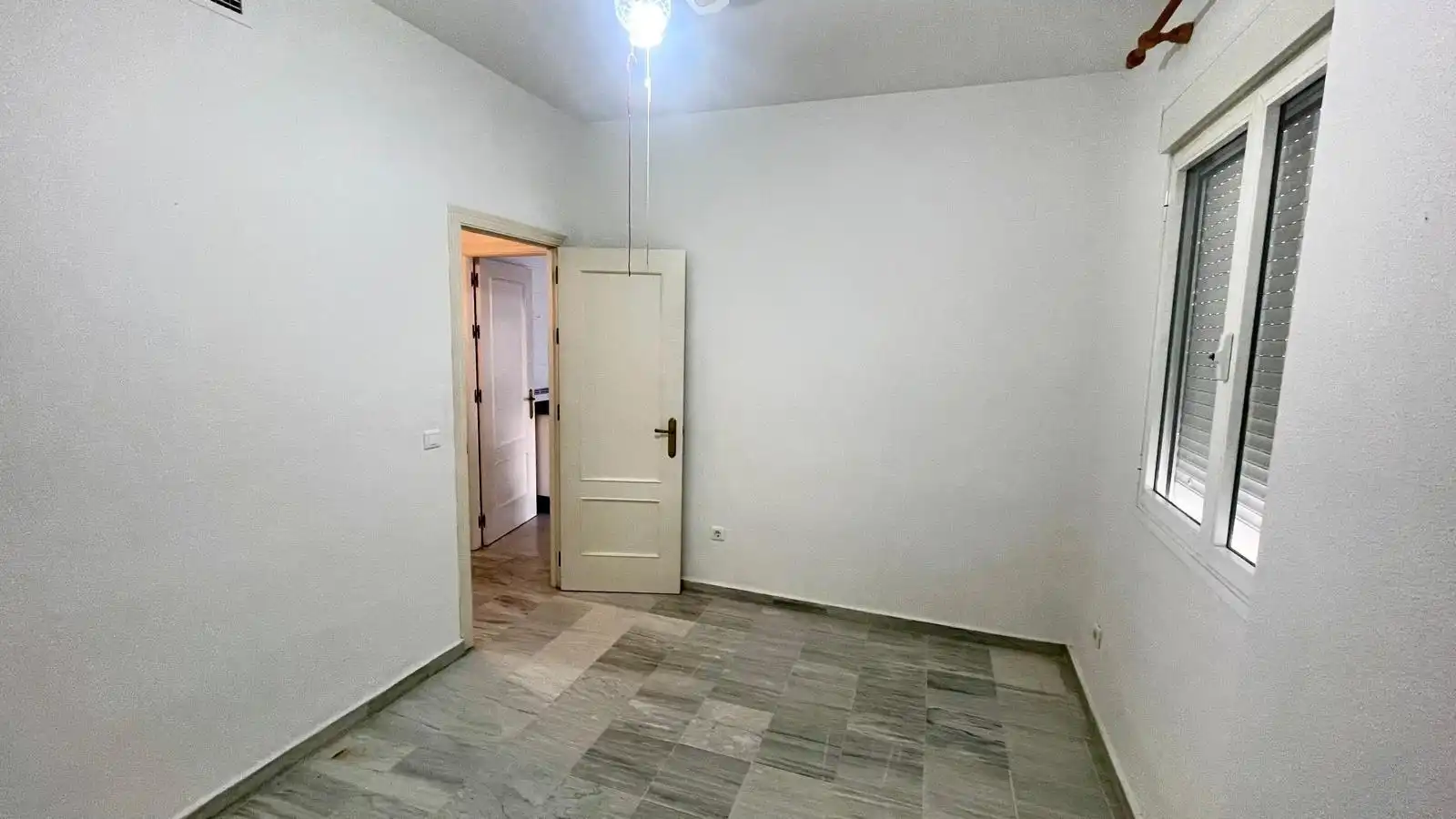 Casa adosada en venta en Gines con Aire acondicionado