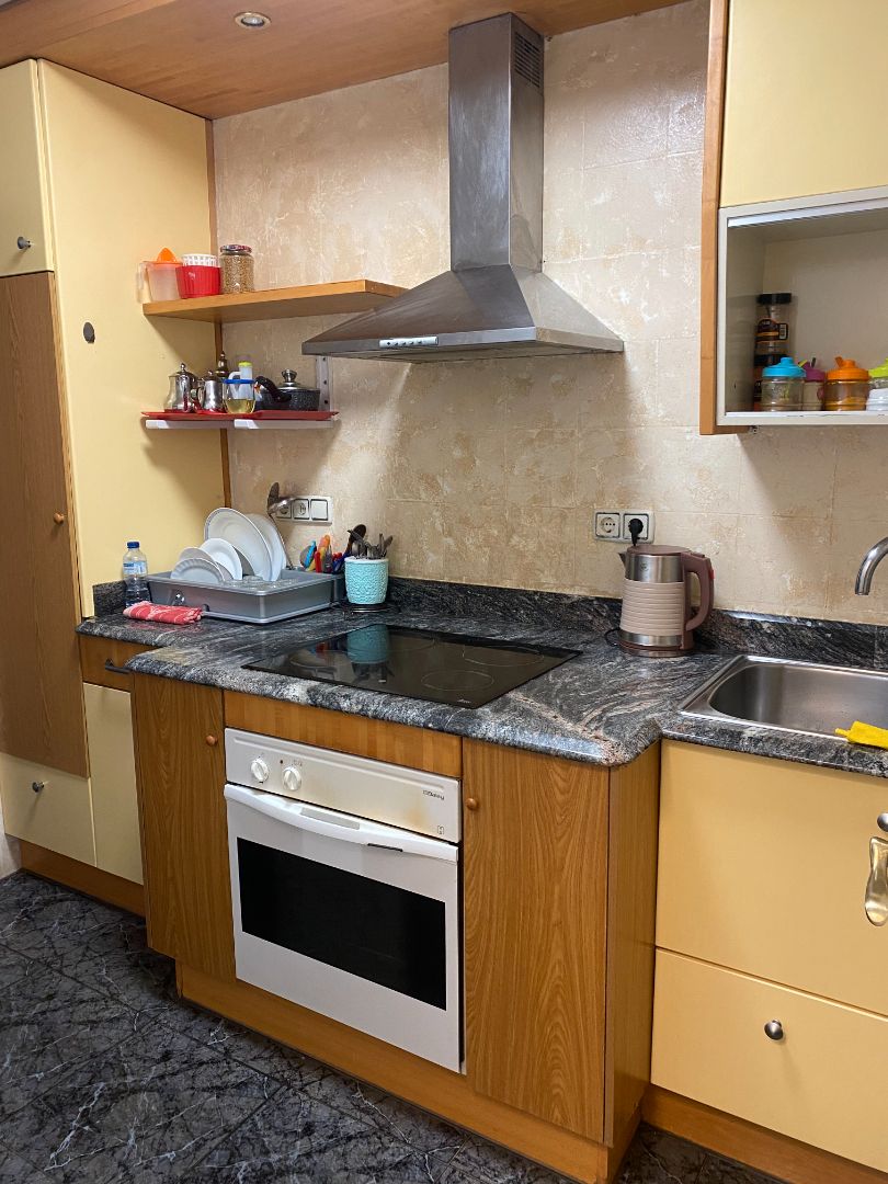 Kitchen of Flat for sale in Salt  with Heating and Oven