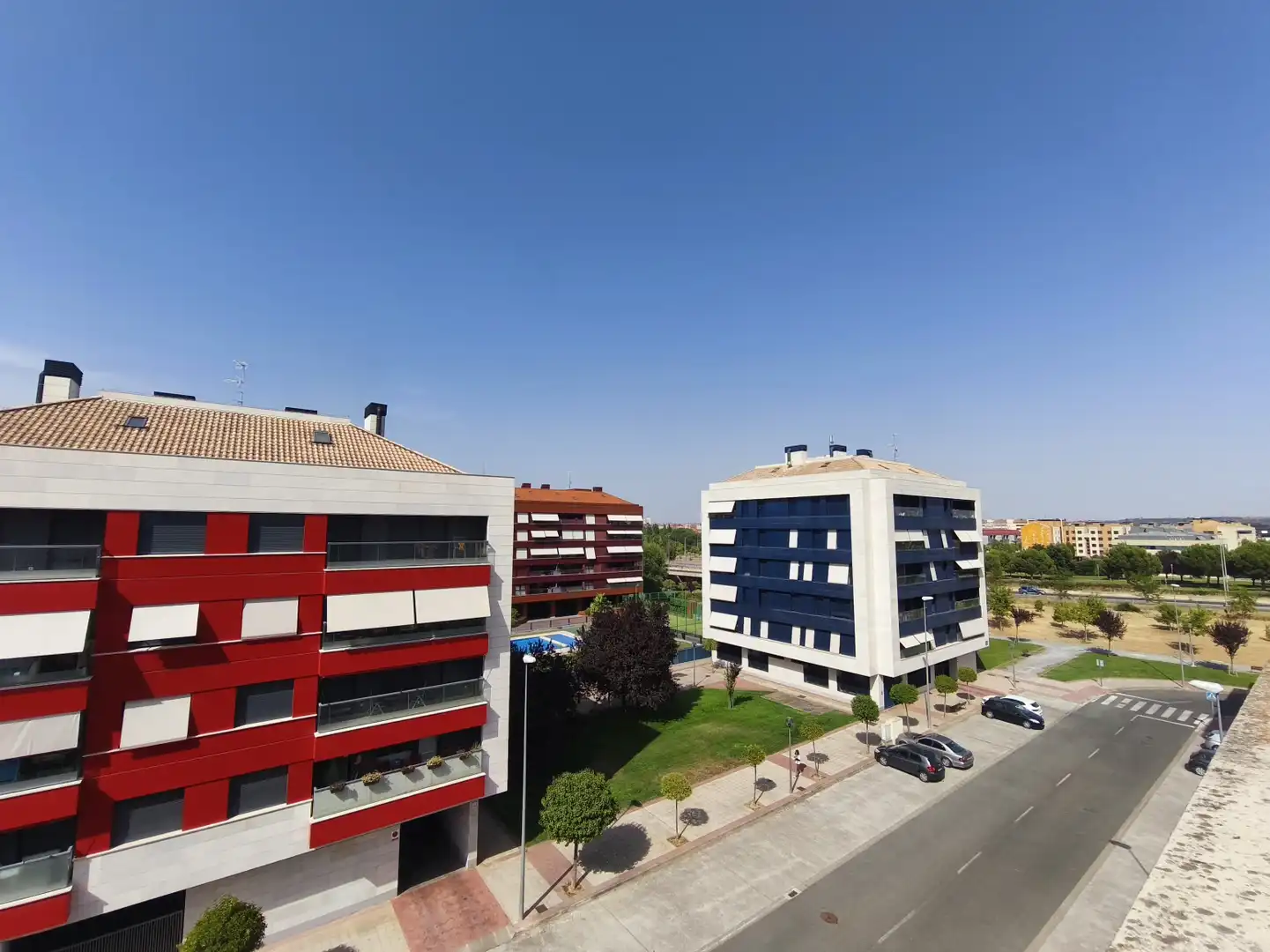 Vista exterior de Piso en venta en  Logroño con Aire acondicionado, Jardín privado y Parquet