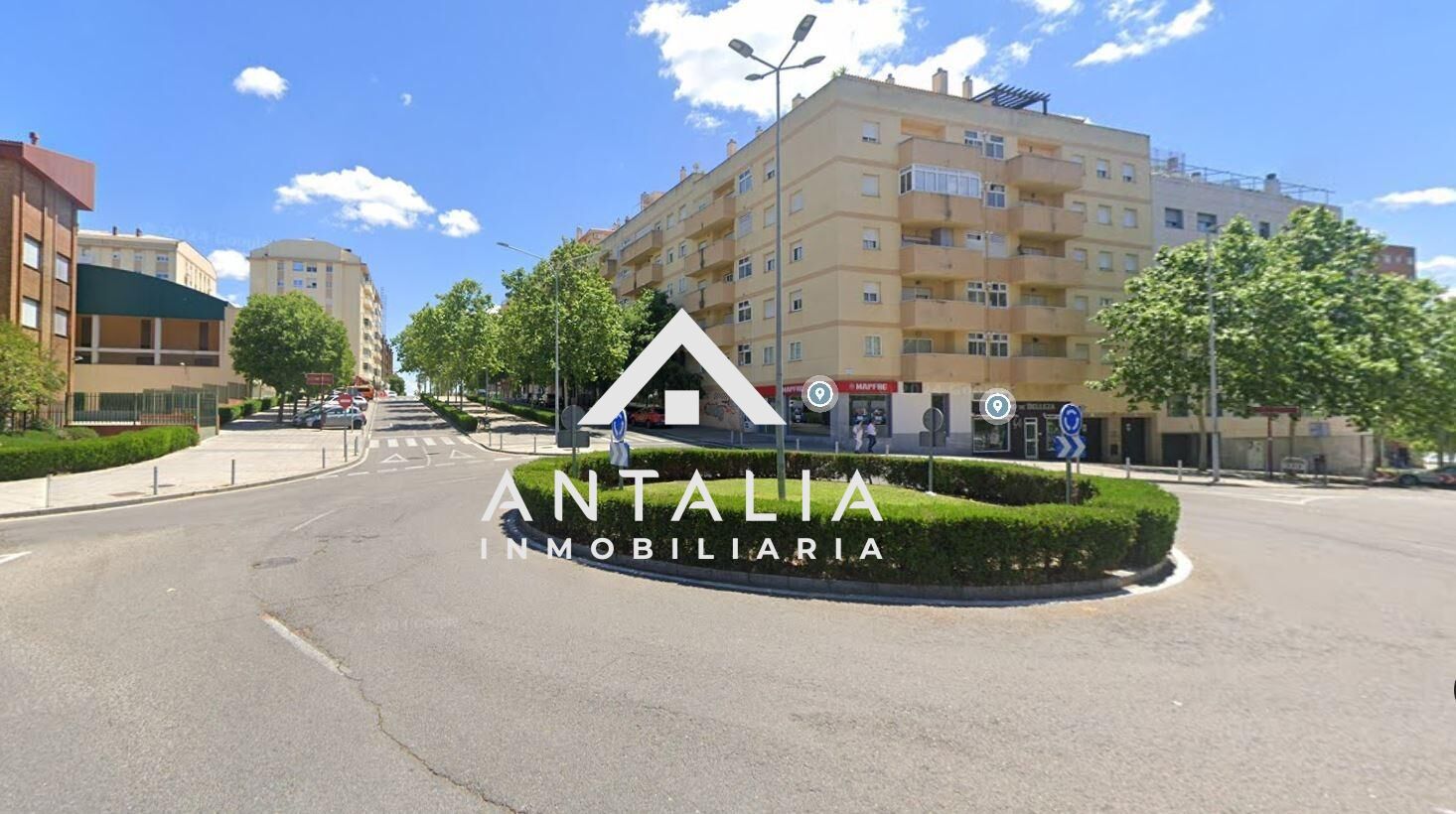 Vista exterior de Pis en venda en Cáceres Capital amb Aire condicionat, Calefacció i Piscina comunitària
