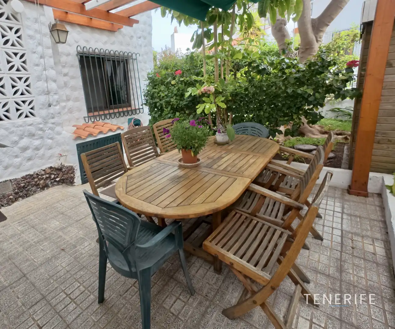 Terrasse von Einfamilien-Reihenhaus zum Verkauf in Adeje mit Klimaanlage, Privatgarten und Terrasse