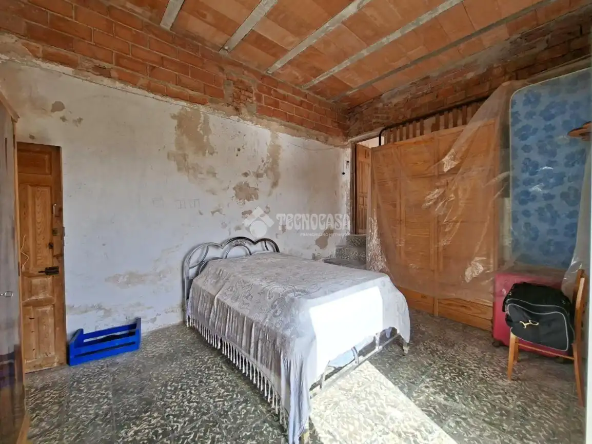 Detached homes for sale in Darro