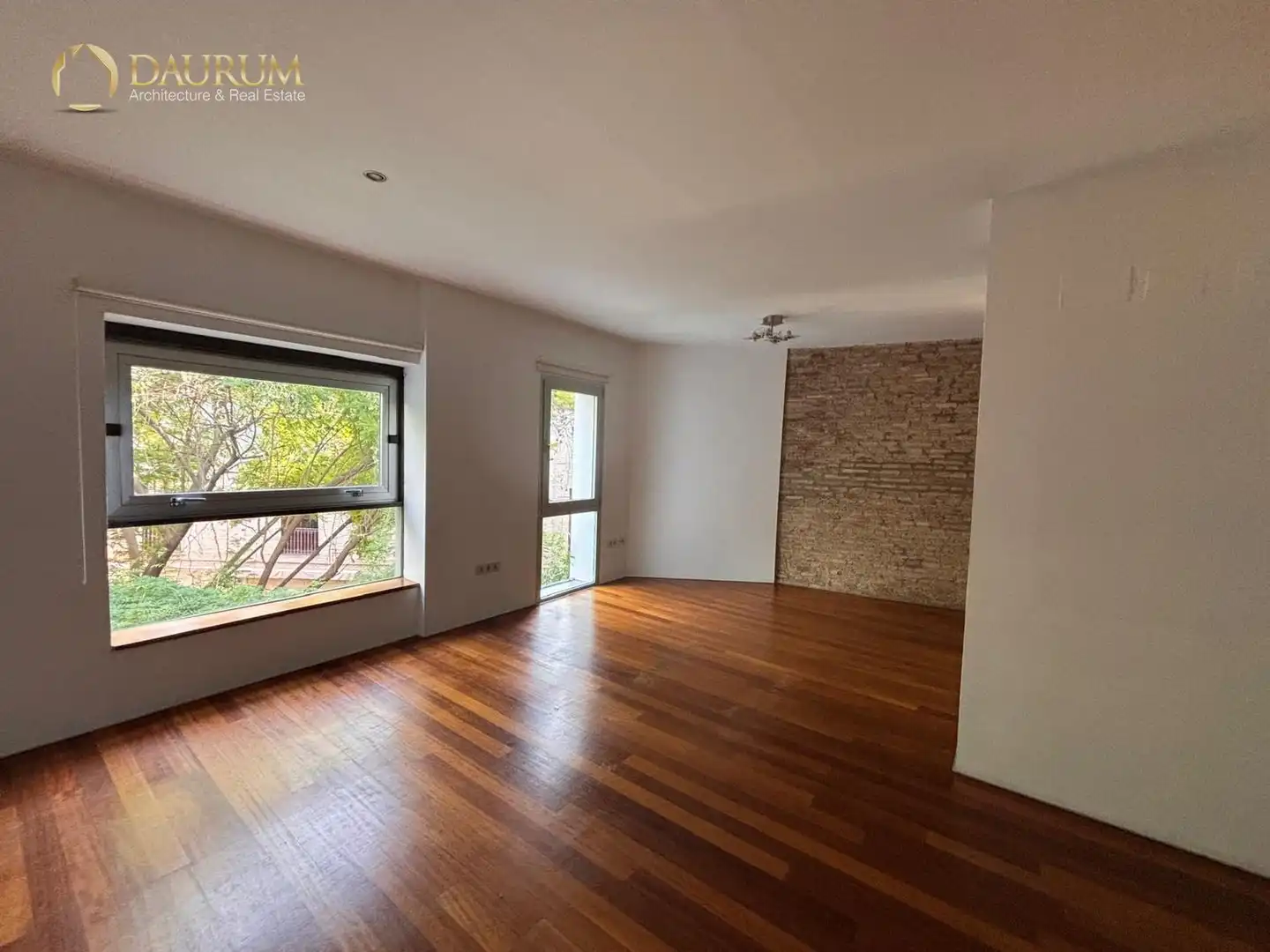 Duplex with lift for sale in Casco Antiguo