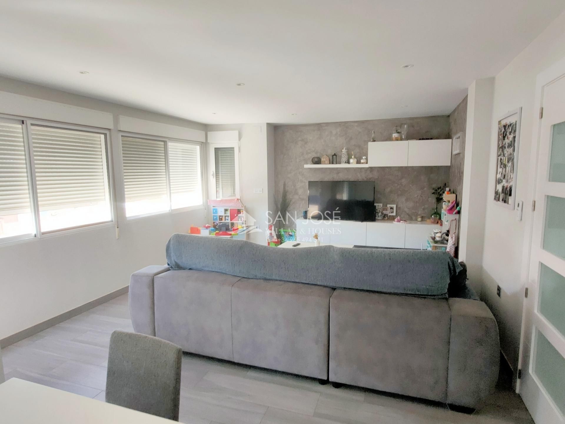 Sala d'estar de Pis en venda en Aspe amb Aire condicionat, Terrassa i Balcó