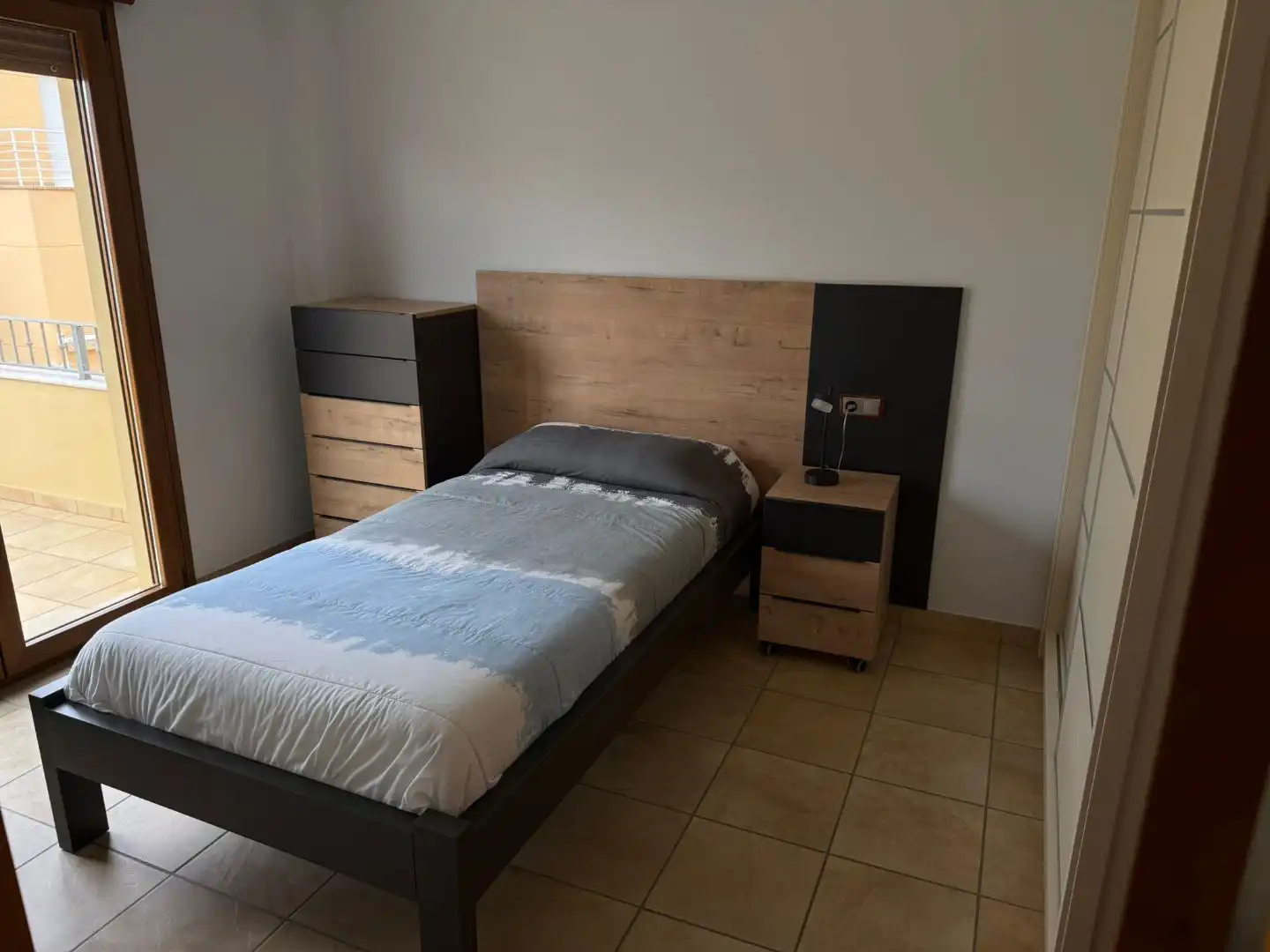 Dormitori de Casa o xalet en venda en Oliva amb Aire condicionat, Terrassa i Piscina