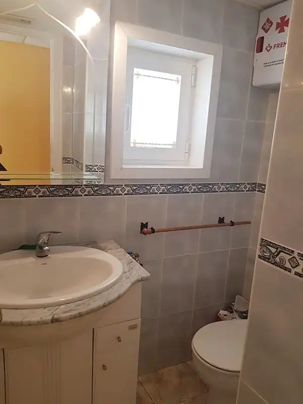 Bany de Local en venda en A Coruña Capital  amb Aire condicionat i Calefacció