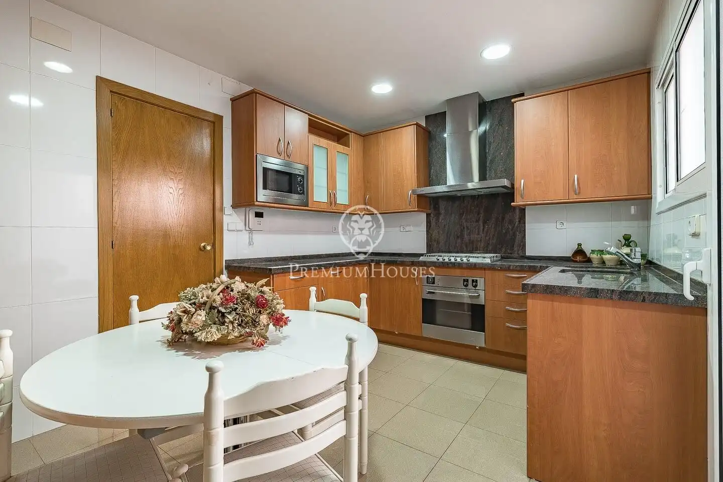 Cocina de Piso en venta en Barcelona con Calefacción y Terraza