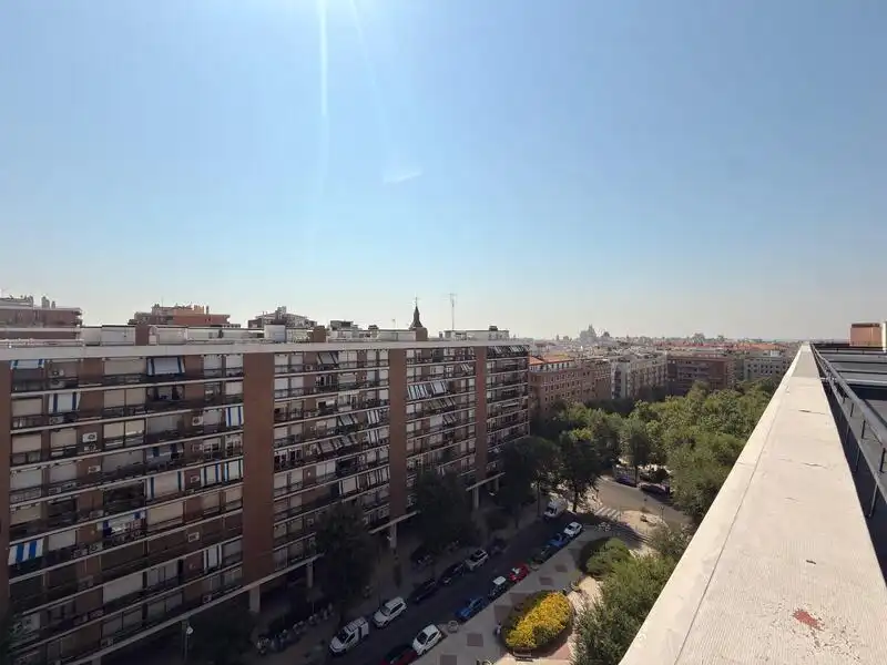 Vista exterior de Pis en venda en Madrid amb Aire condicionat, Calefacció i Terrassa