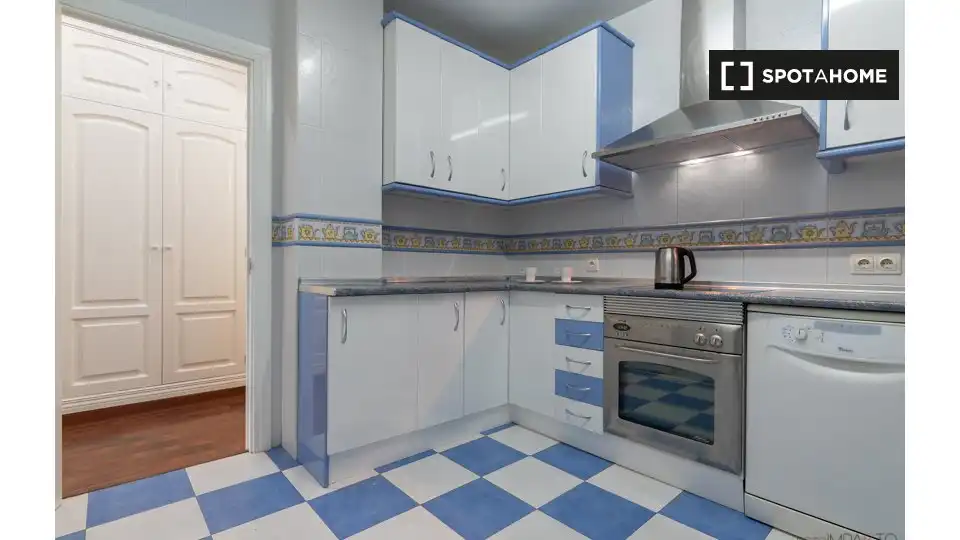 Cocina de Piso de alquiler en Madrid con Aire acondicionado, Calefacción y Amueblado