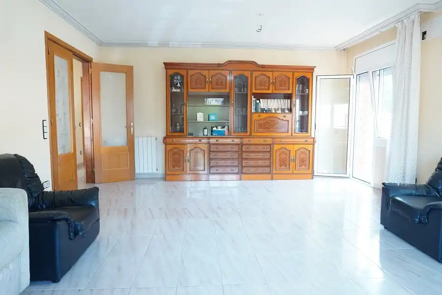 Sala d'estar de Casa o xalet en venda en Sant Joan Les Fonts amb Aire condicionat, Calefacció i Terrassa
