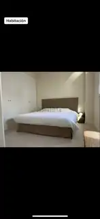 Schlafzimmer von Dachboden zur Miete in Estepona mit Klimaanlage, Terrasse und Abstellraum