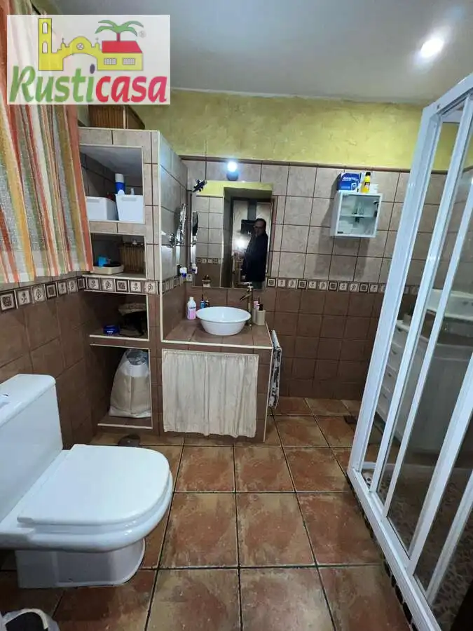 Bany de Casa o xalet en venda en Baños de la Encina amb Terrassa i Balcó