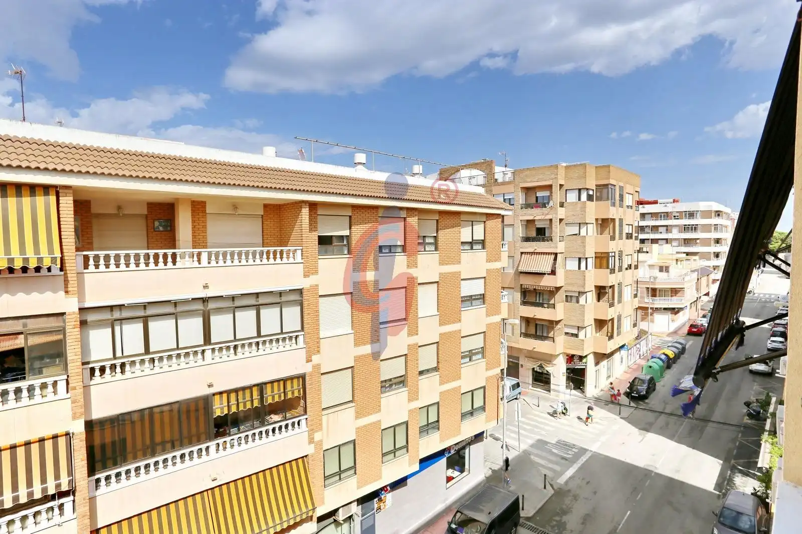 Außenansicht von Wohnungen zur Miete in Guardamar del Segura mit Klimaanlage, Heizung und Terrasse