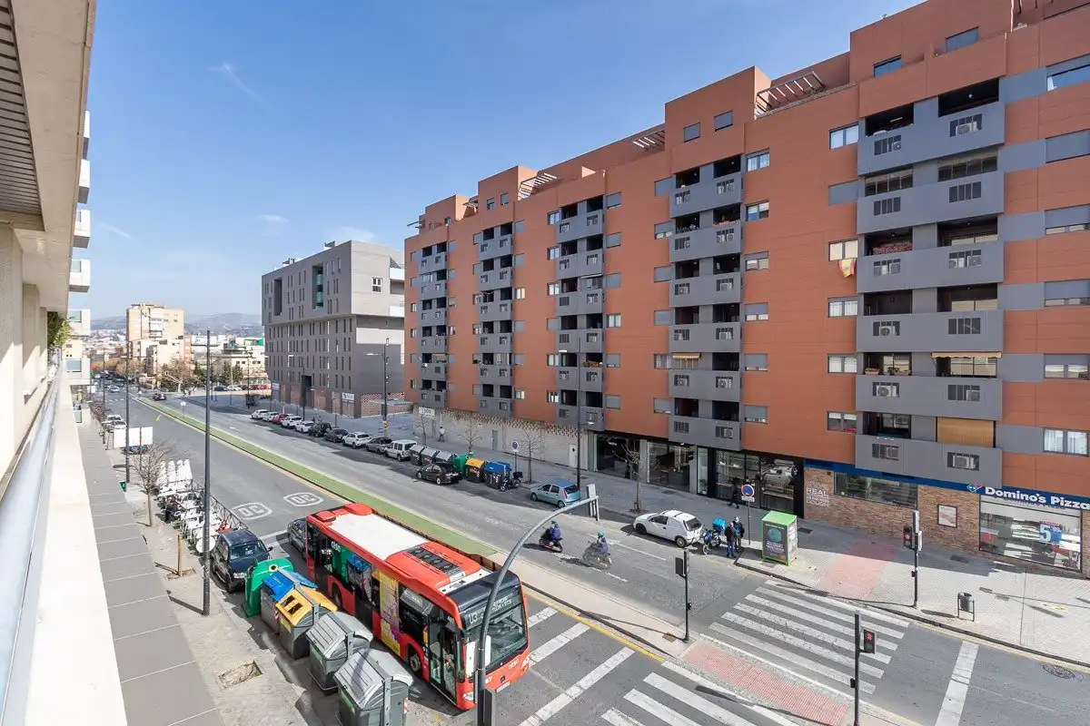 Flat for rent in Avenida DE LA ILUSTRACION, Campus de la Salud