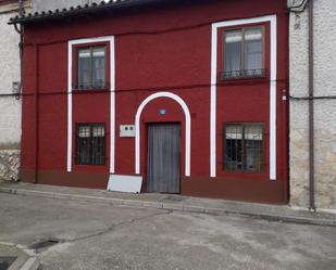 Vista exterior de Casa o xalet en venda en Trigueros del Valle amb Terrassa i Balcó