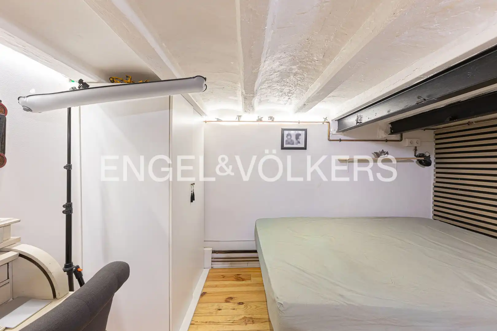 Maisonette zum Verkauf in Barcelona mit Klimaanlage, Heizung und Möbliert