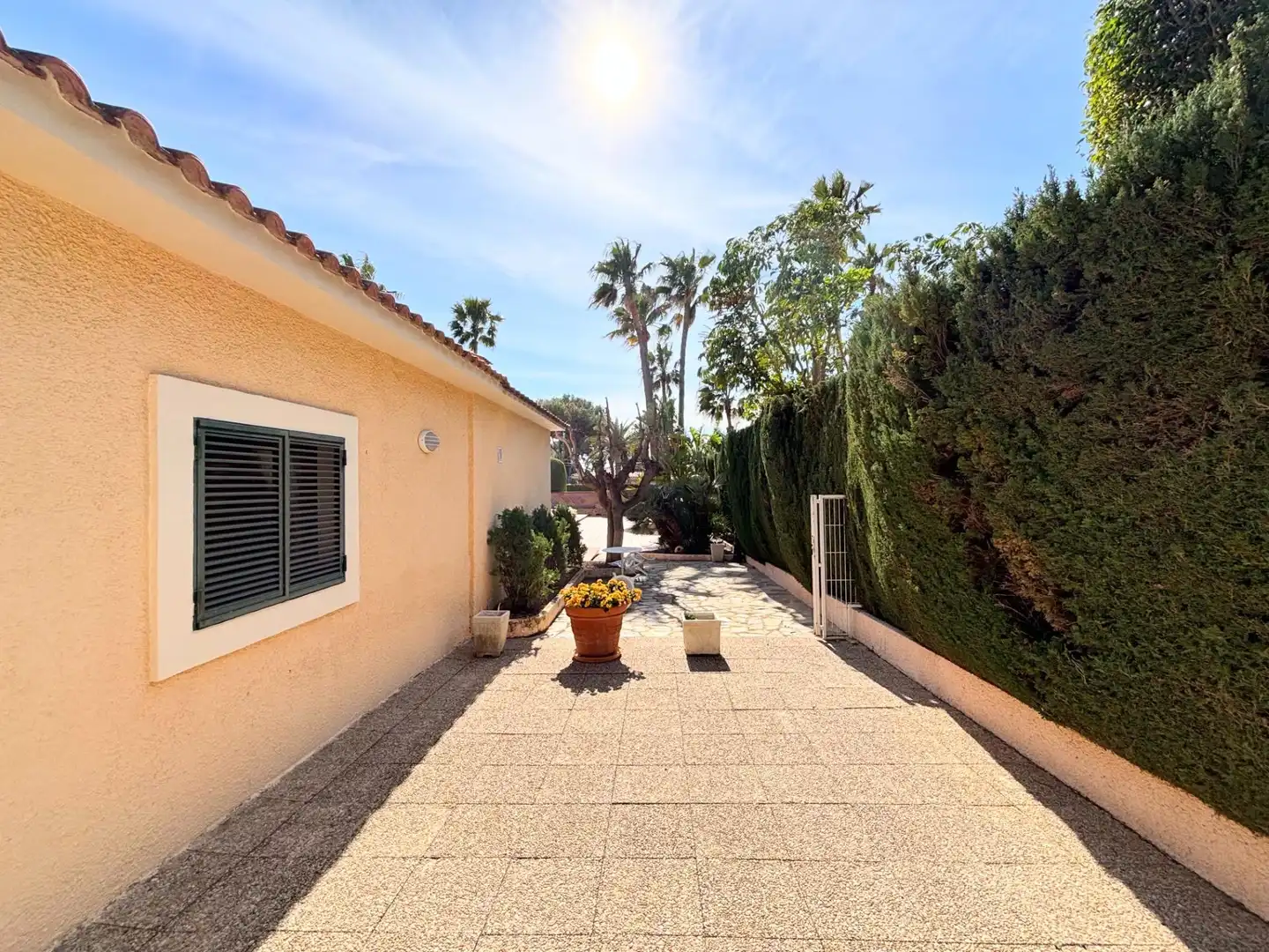 Außenansicht von Haus oder Chalet zum Verkauf in Benidorm mit Klimaanlage, Terrasse und Schwimmbad