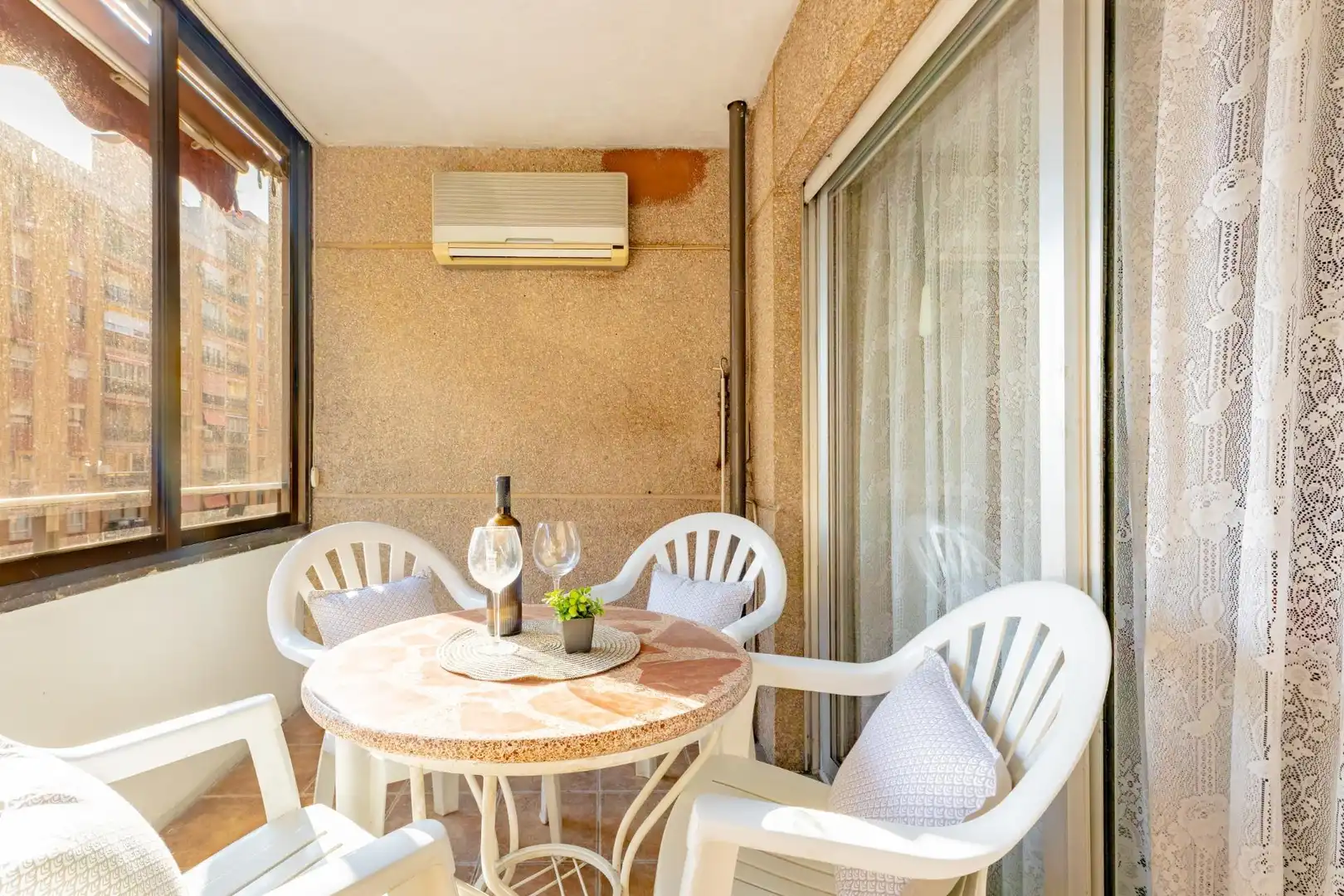 Terraza de Piso en venta en Valencia con Trastero, Balcón y Alarma