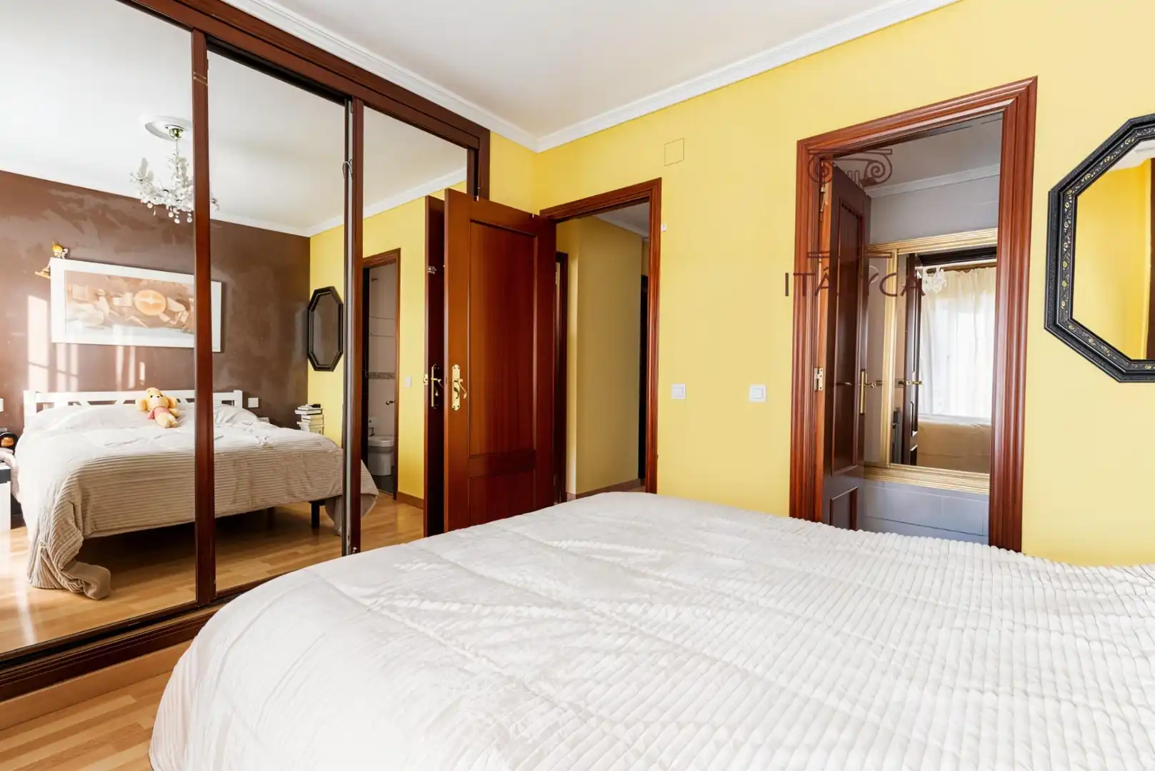 Habitación de Casa adosada en venta en Tomares con Aire acondicionado, Terraza y Trastero
