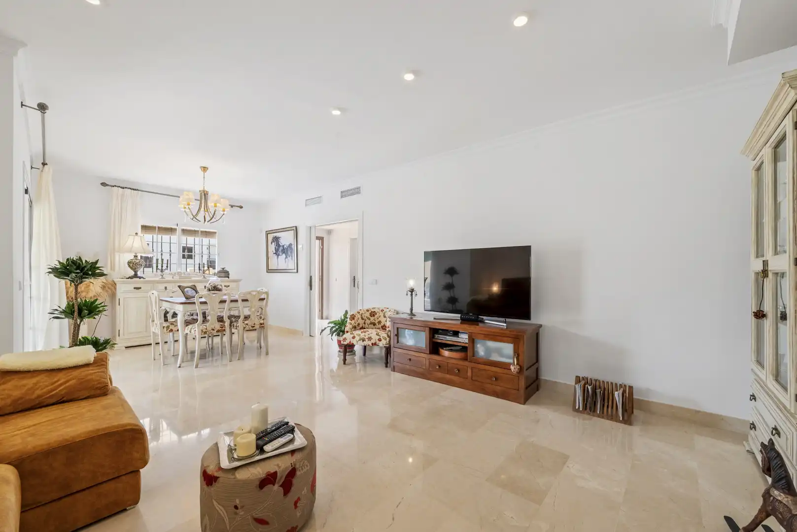 Wohnzimmer von Haus oder Chalet zum Verkauf in Mijas mit Klimaanlage, Privatgarten und Terrasse