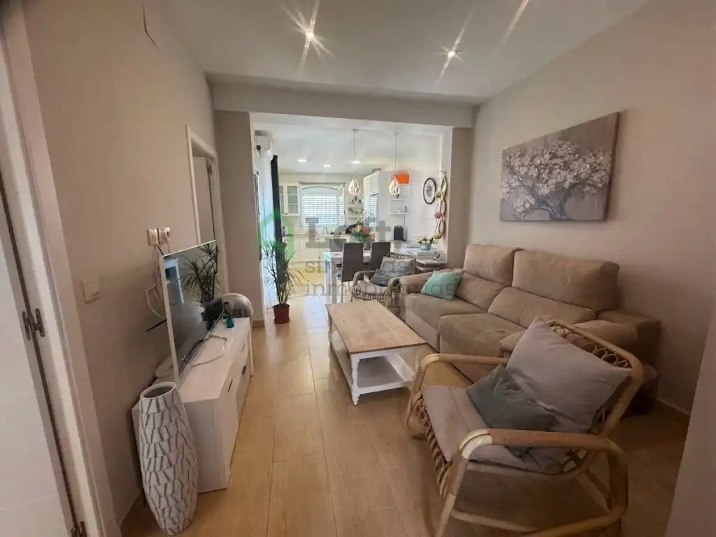 Sala d'estar de Casa o xalet en venda en Talavera la Real amb Aire condicionat i Terrassa