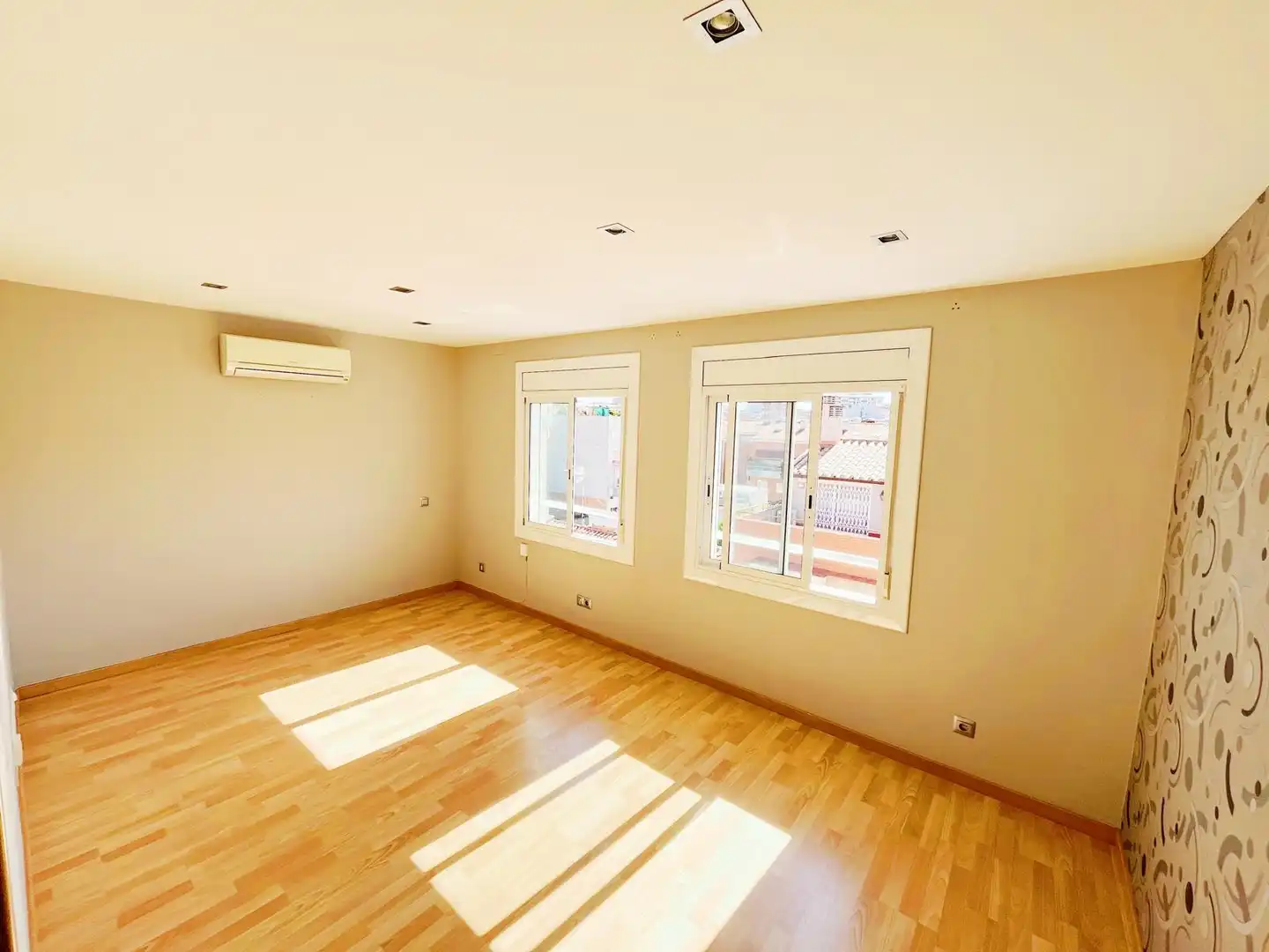 Living room of Flat for sale in Sabadell  with Heating and Balcony
