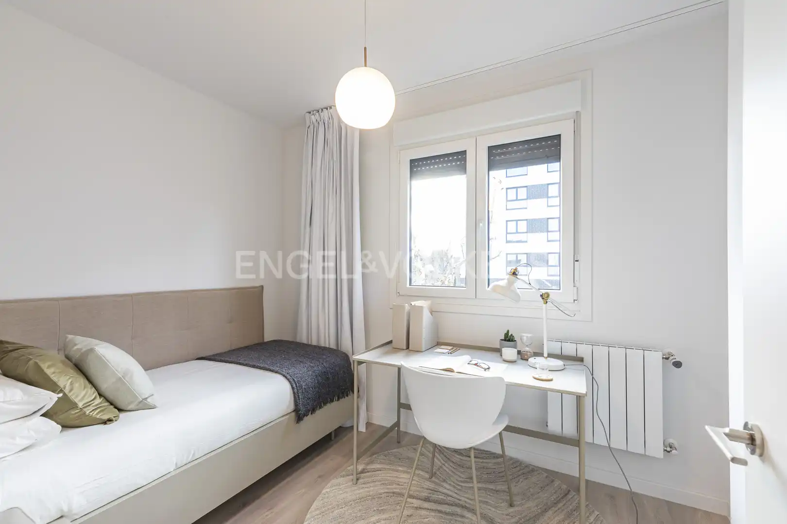 Bedroom of Flat for rent in Madrid  with Air Conditioner, Heating and Swimming Pool