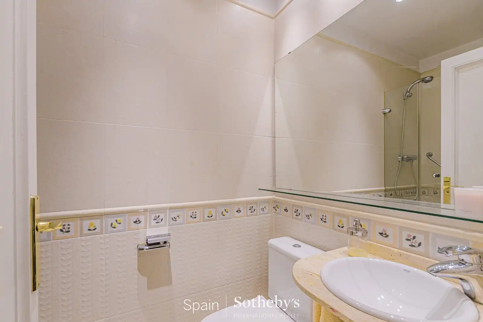 Bany de Apartament en venda en Barcelona amb Aire condicionat, Calefacció i Terrassa