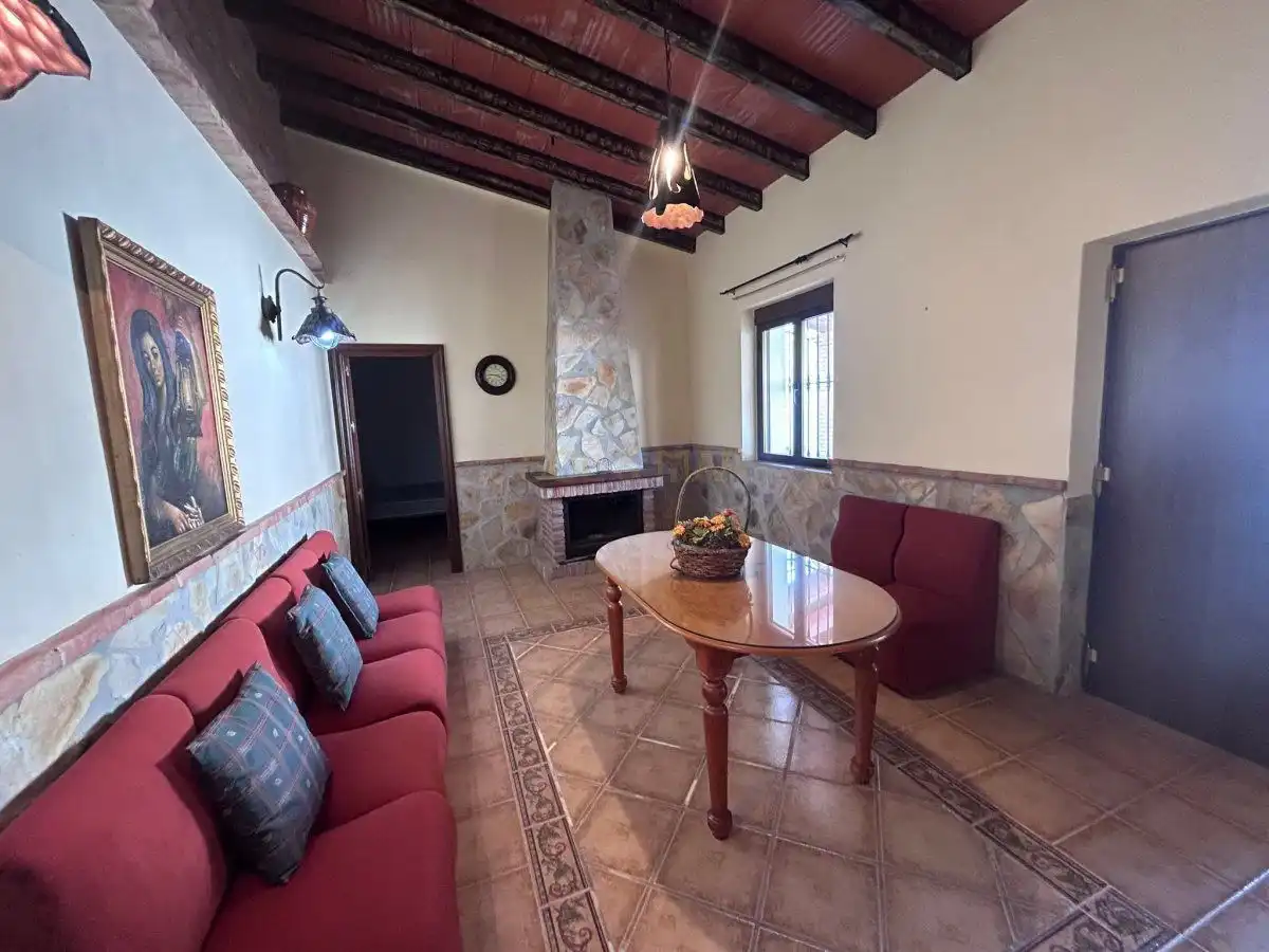 Sala d'estar de Casa o xalet en venda en Álora amb Calefacció, Terrassa i Traster