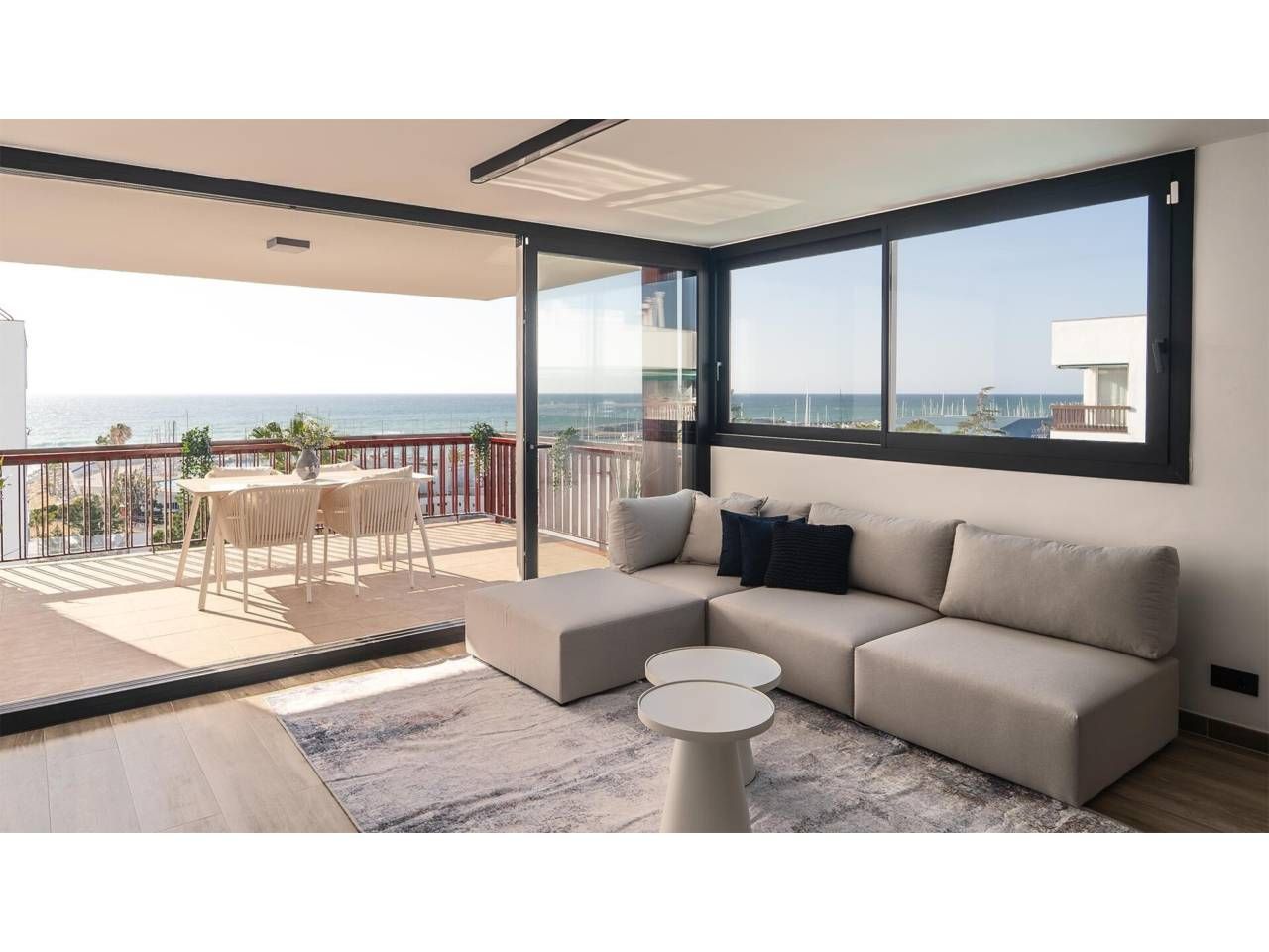 Living room of Flat for sale in Sant Andreu de Llavaneres  with Air Conditioner, Terrace and Storage room