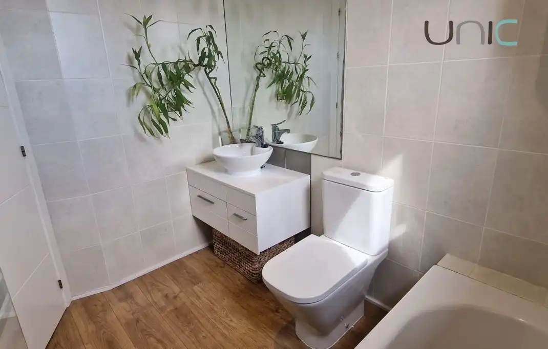 Baño de Casa adosada en venta en Polop con Aire acondicionado, Jardín privado y Terraza