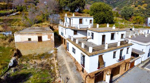 Edificio de 3 Viviendas Rurales en Juviles