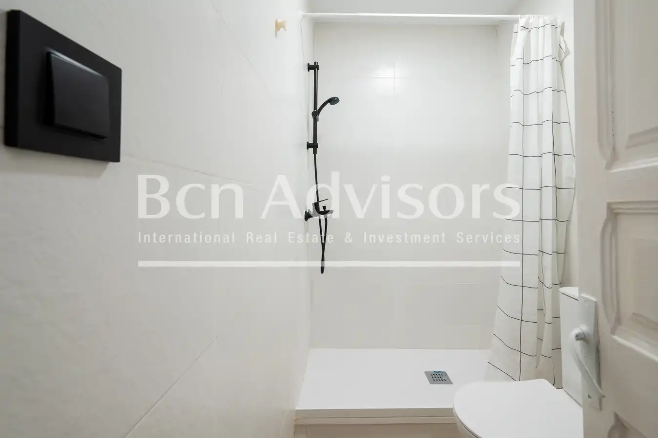 Bany de Casa o xalet en venda en Barcelona amb Aire condicionat, Calefacció i Terrassa