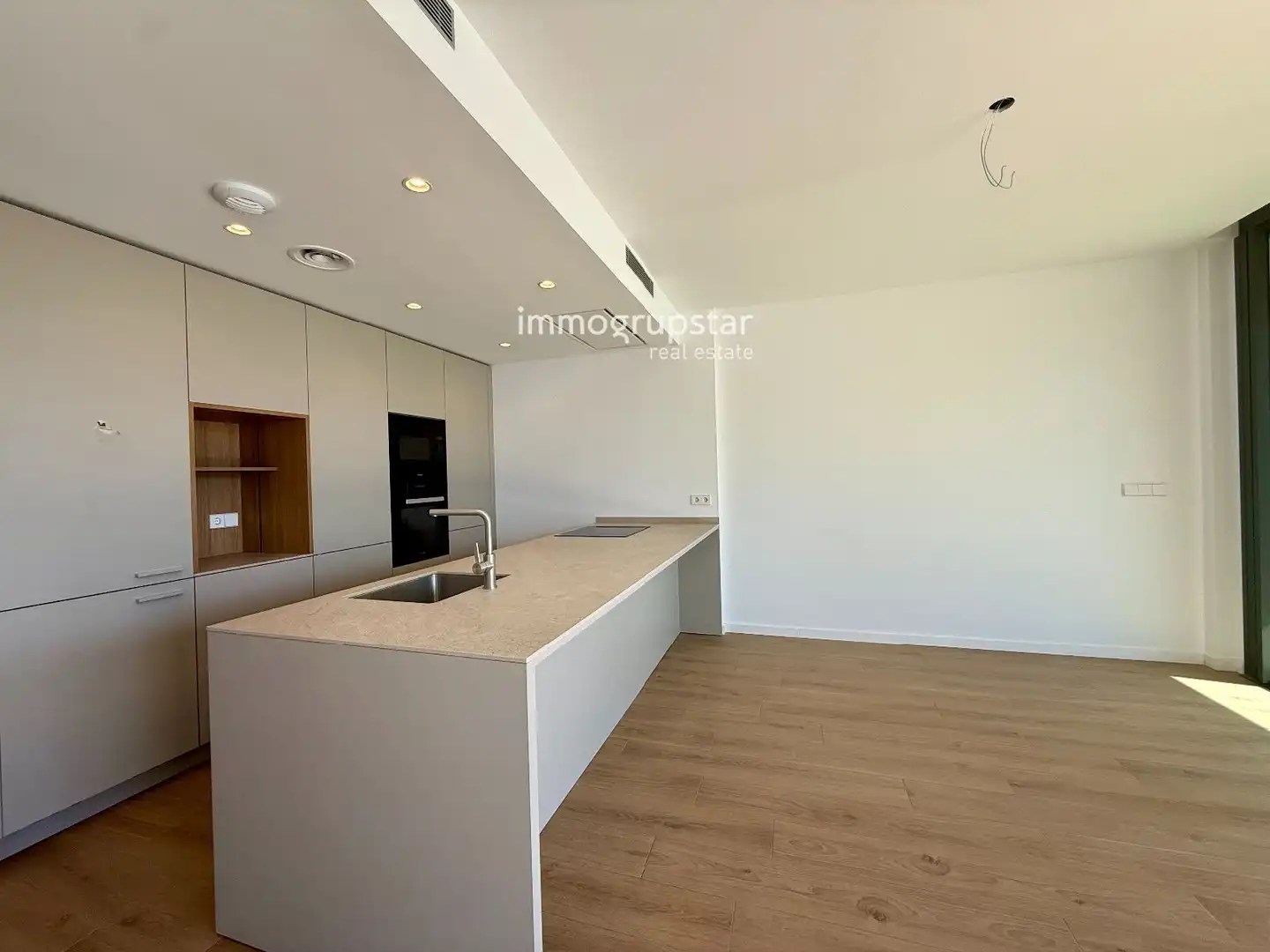 Apartament en venda a Cavall Bernat, Los Pinos - Politur