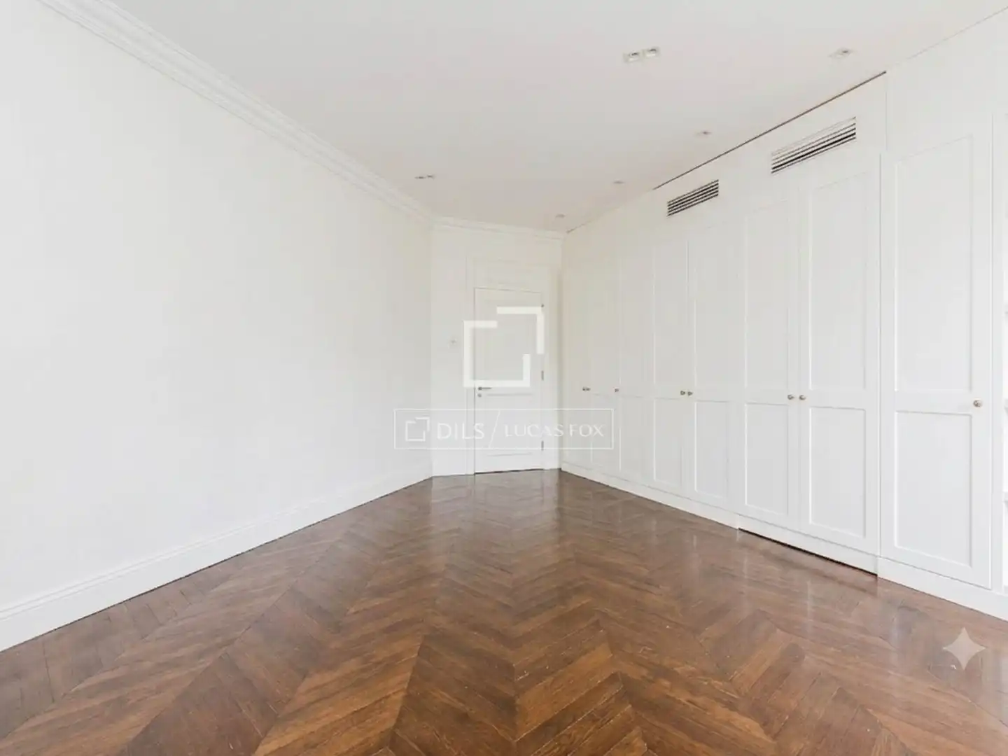 Schlafzimmer von Wohnung zum Verkauf in Barcelona mit Klimaanlage, Parkett und Terrasse