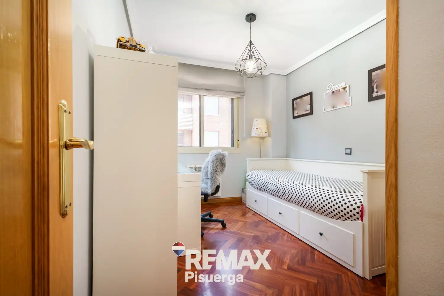Habitación de Piso en venta en Valladolid con Aire acondicionado, Calefacción y Jardín privado