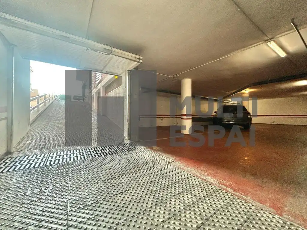 Einzelparkplatz mit Aufzug zum Verkauf in Via Augusta, imagen 5