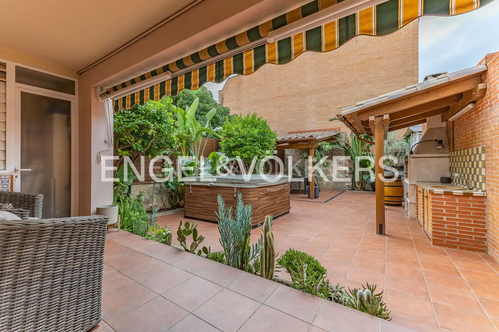 Terrassa de Casa o xalet en venda en Castellar del Vallès amb Aire condicionat, Calefacció i Jardí privat