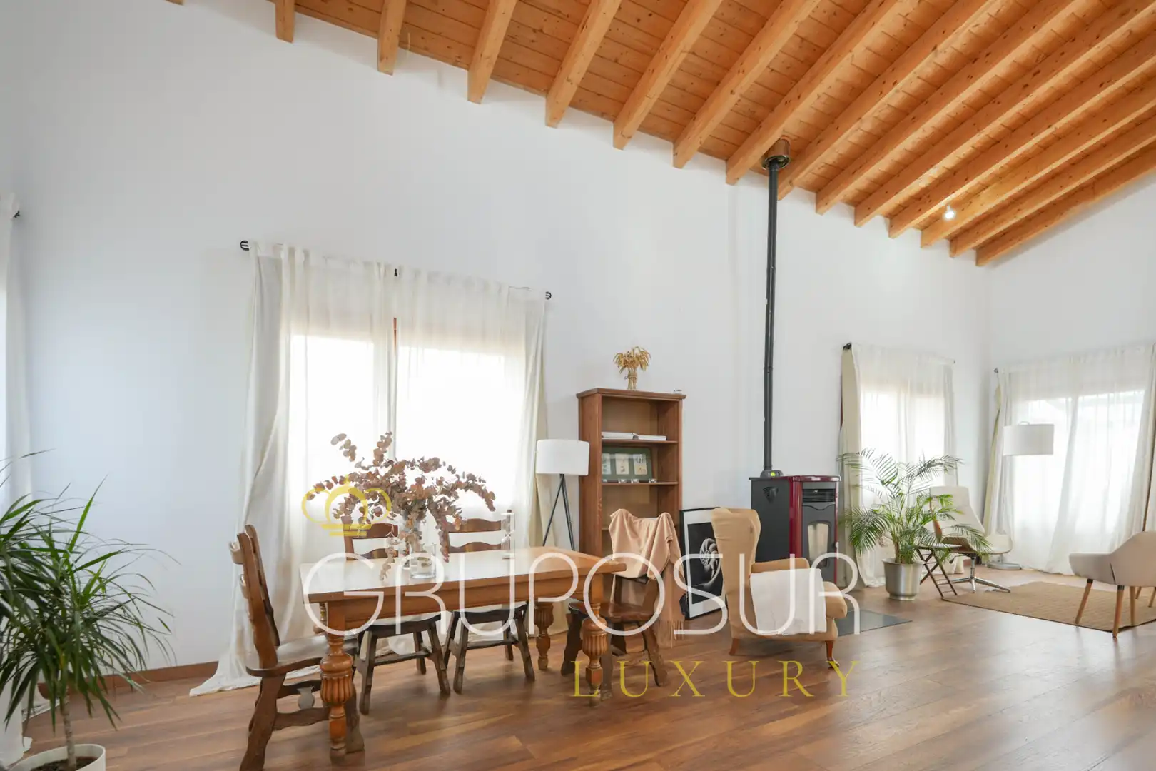Esszimmer von Einfamilien-Reihenhaus zum Verkauf in Valladolid mit Klimaanlage, Heizung und Terrasse