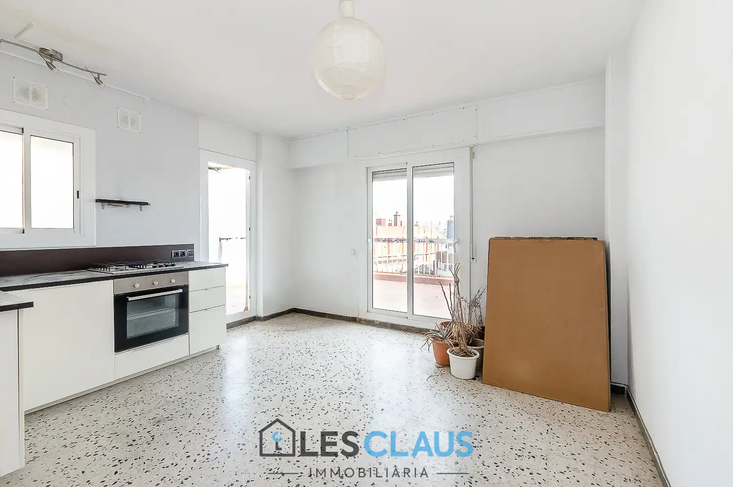 Außenansicht von Dachboden zum Verkauf in Barcelona mit Terrasse