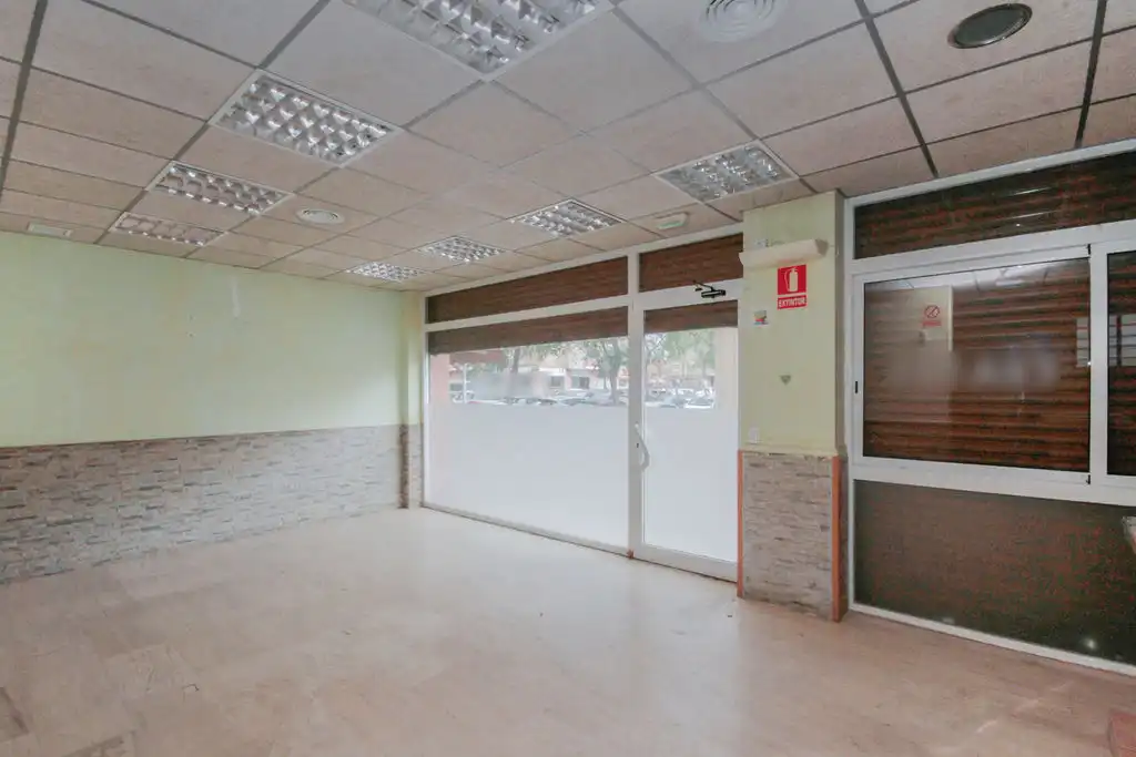 Local en venda a C/ Maresme, Serraparera