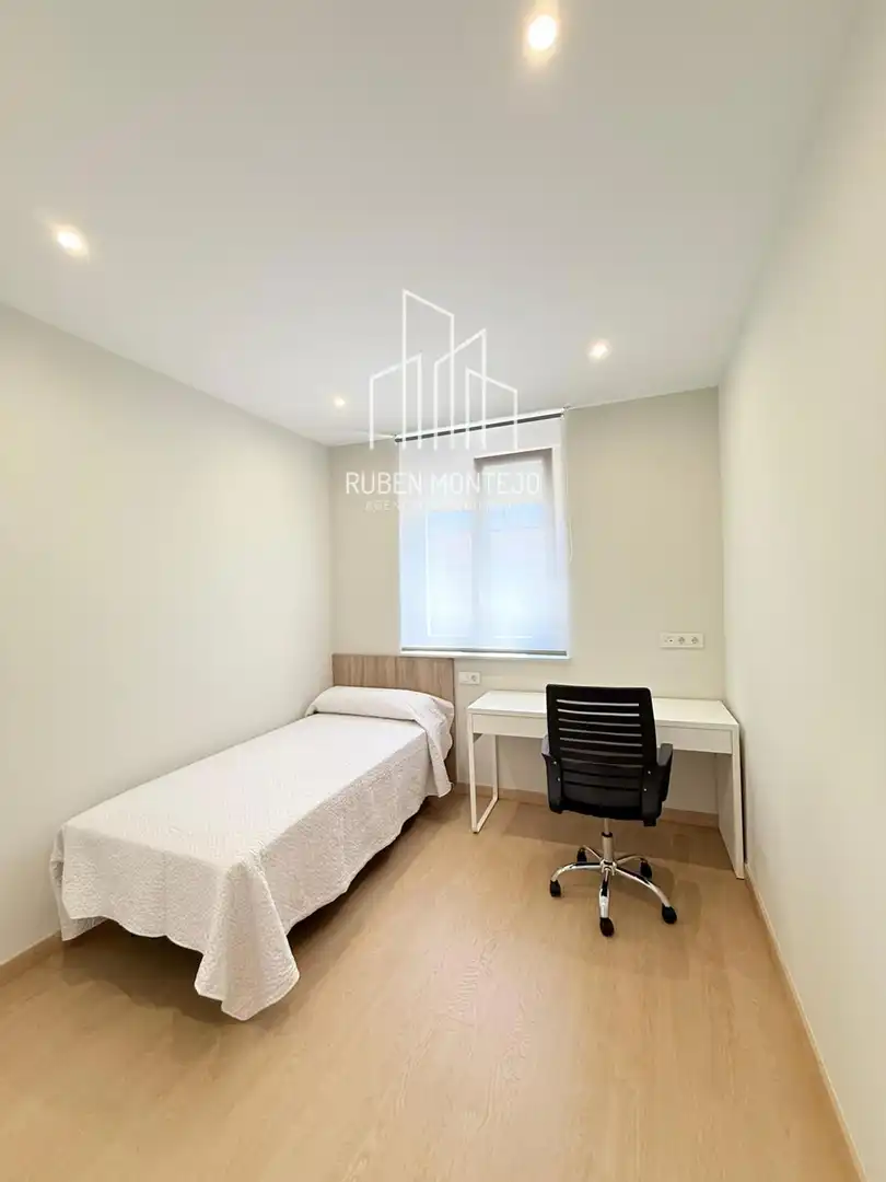 Bedroom of Flat for rent in Salamanca  with Heating, Storage room and Furnished