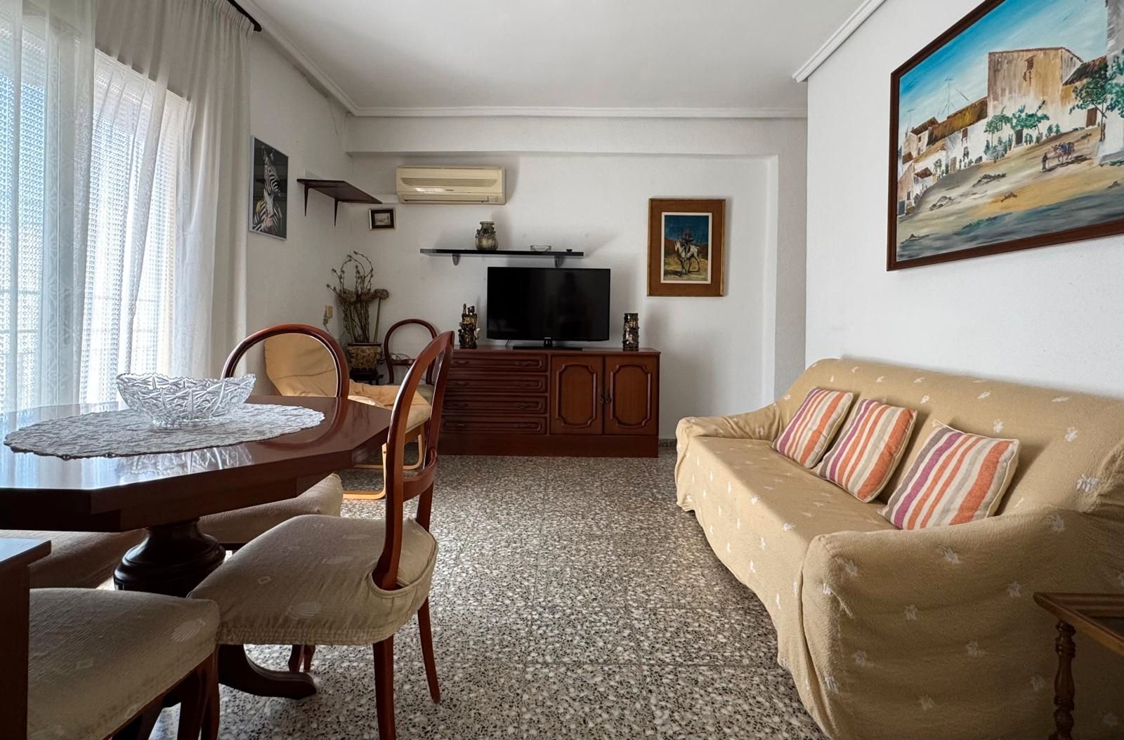 Sala d'estar de Pis de lloguer en Castellón de la Plana / Castelló de la Plana amb Aire condicionat, Moblat i Balcó