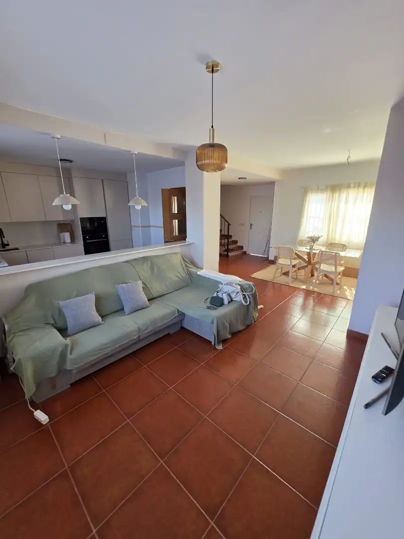 Sala de estar de Casa adosada en venta en Campillos con Jardín privado, Terraza y Amueblado